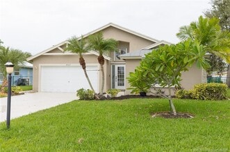 8965 SW Chevy Cir in Stuart, FL - Building Photo - Building Photo