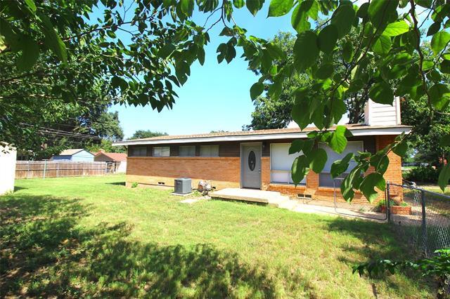 149 Hedgerow Ln in Lewisville, TX - Building Photo - Building Photo