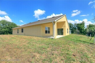 8816 100th Ave in Vero Beach, FL - Building Photo - Building Photo