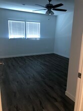 1230 S Holt Ave in Los Angeles, CA - Building Photo - Building Photo