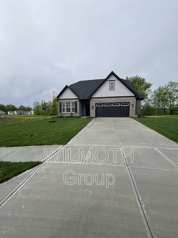 property at 877 Arkansas Ct