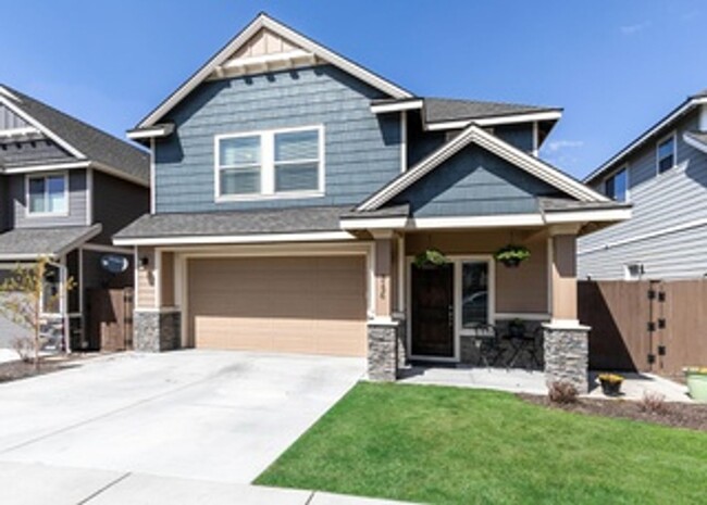 3136 Northeast Flagstone Avenue in Bend, OR - Building Photo - Building Photo