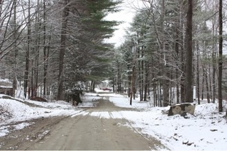 Roundstone Mobile Home Park in Mount Vernon, ME - Foto de edificio - Building Photo