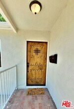 17629 Burbank Blvd in Los Angeles, CA - Building Photo - Building Photo