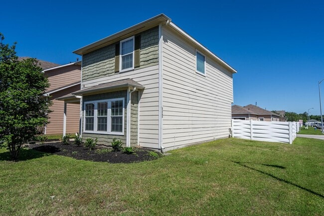 property at 21743 Mossy Field Ln