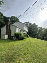 58 Reservoir Rd in New Milford, CT - Foto de edificio - Building Photo