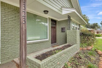 1323 Ansbury Dr in Houston, TX - Building Photo - Building Photo