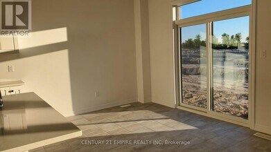 20 Kingsbury Trl in Barrie, ON - Building Photo - Building Photo
