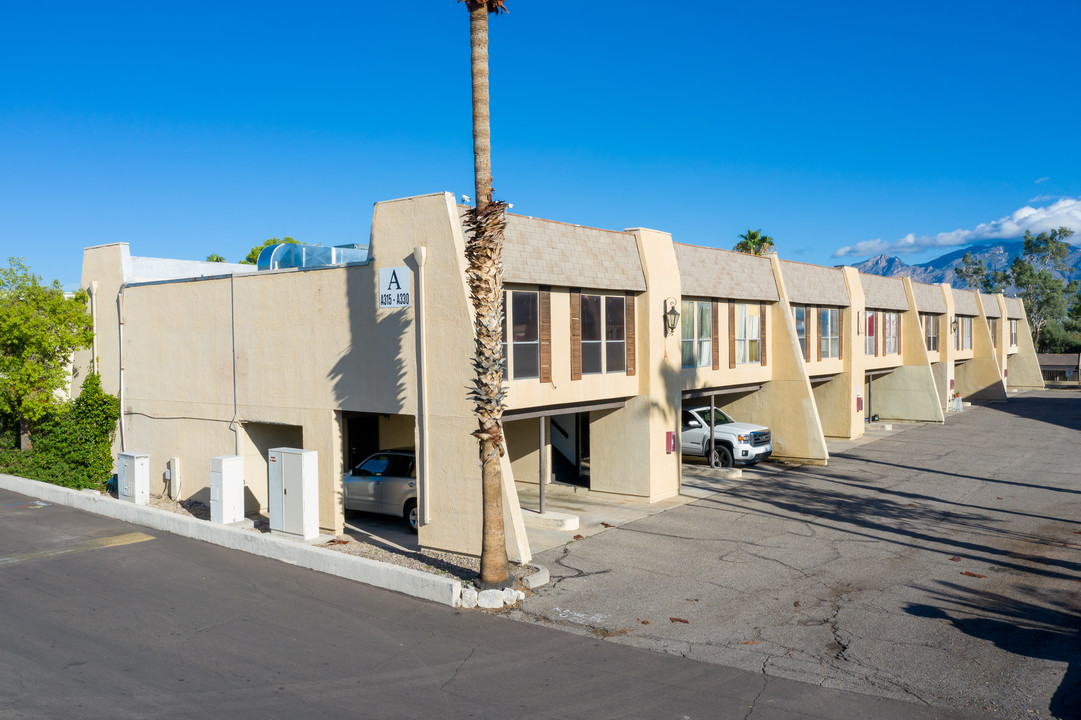 Monaco Condos in Tucson, AZ - Foto de edificio