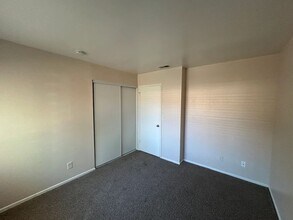 1751 Willowbrook Ln in Simi Valley, CA - Building Photo - Building Photo