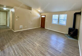 61009 Lodgepole Dr in Bend, OR - Building Photo - Building Photo
