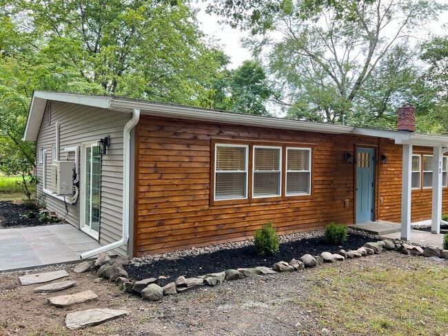 10 Delson Ln in Saugerties, NY - Building Photo - Building Photo