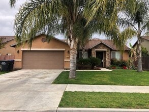 3338 N Linda Vista St in Visalia, CA - Building Photo - Building Photo