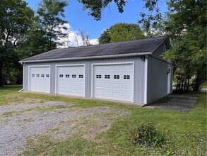 410 N Main St in Canandaigua, NY - Building Photo - Building Photo