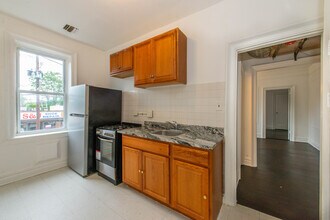 75 Anderson St, Unit 3 in Hackensack, NJ - Foto de edificio - Building Photo