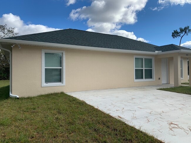 property at 1425 5th Ave