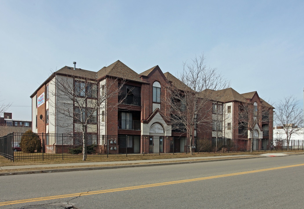 Gandhi McMahon Apartments in Detroit, MI - Foto de edificio