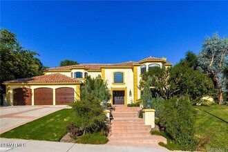 5248 Newcastle Ln in Calabasas, CA - Building Photo - Building Photo
