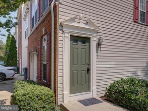 13013 Cordelia Ct in Woodbridge, VA - Building Photo - Building Photo