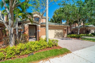 2877 Kinsington Cir in Weston, FL - Building Photo - Building Photo