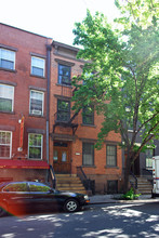 243 W 16th St in New York, NY - Building Photo - Building Photo