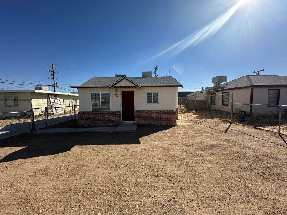 301 Panamint Ave in Ridgecrest, CA - Building Photo