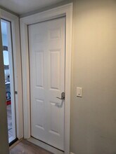 56 Ellington Ave, Unit #3 in Ellington, CT - Foto de edificio - Building Photo