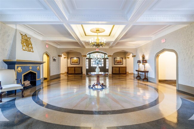 12 Hempstead Ave in Rockville Centre, NY - Building Photo - Building Photo