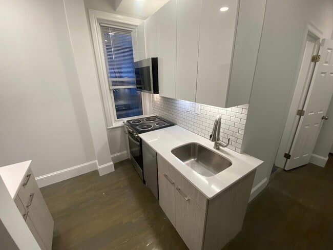 111 Park Dr in Boston, MA - Foto de edificio - Building Photo