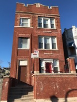 Avers Apartments in Chicago, IL - Building Photo