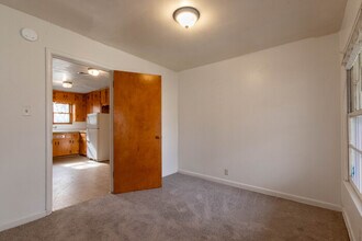 809 Crescent St in Denton, TX - Building Photo - Building Photo