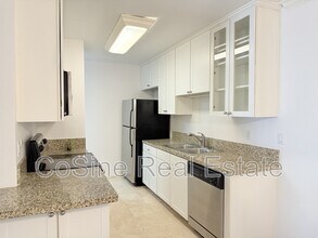 9959 Azuaga St in San Diego, CA - Building Photo - Building Photo