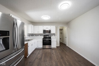 1817 Austin Rd in Kokomo, IN - Foto de edificio - Building Photo