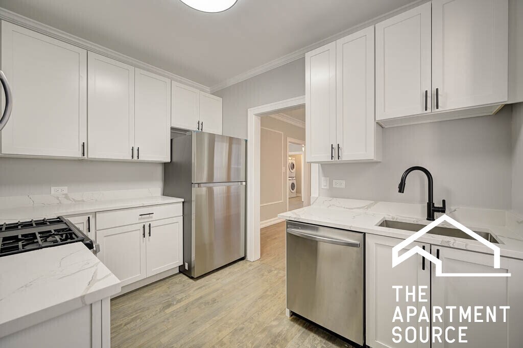 1352 W Carmen Ave, Unit 2S in Chicago, IL - Foto de edificio