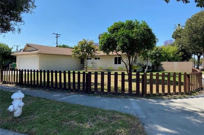 property at 2801 W Elder Ave