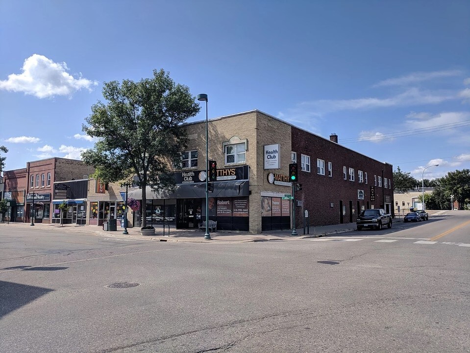 129 E Lincoln Ave in Fergus Falls, MN - Building Photo