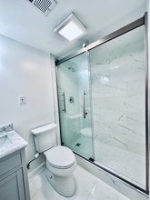 7823 Shreve Rd in Falls Church, VA - Foto de edificio - Building Photo