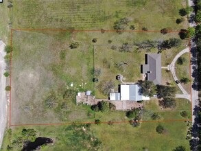 517 E Locust St in Nocona, TX - Building Photo - Building Photo
