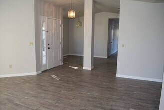 593 Oakborough Ave in Roseville, CA - Building Photo - Building Photo