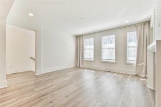 5858 Westin Rd in Sandy Springs, GA - Building Photo - Building Photo