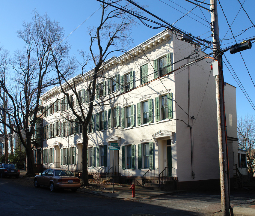 18 Washington Ave in Schenectady, NY - Building Photo