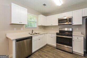 5929 Sara Ashley Ct in Lithonia, GA - Building Photo - Building Photo