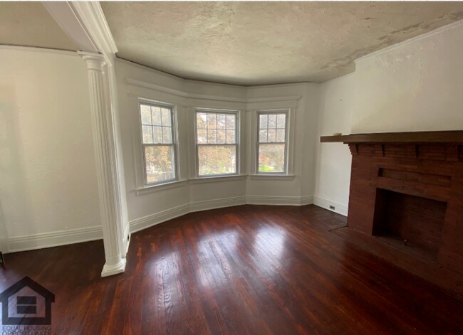 property at 40 Manchester Pl
