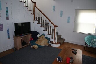 76 3rd St in California, PA - Foto de edificio - Building Photo