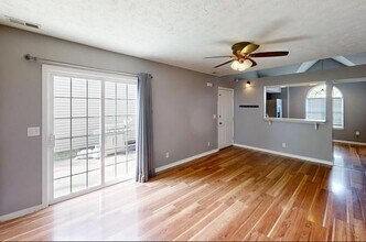 3505 Pigeonbrooke Ct, Unit 0813 in Evansville, IN - Building Photo - Building Photo