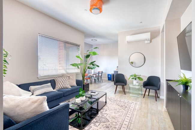 1428 SE 19th Ave in Portland, OR - Building Photo - Building Photo