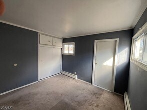 19 Dayton Rd in Edison, NJ - Building Photo - Building Photo