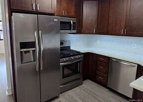 74-11 85th Dr in Queens, NY - Building Photo