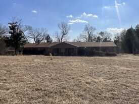 1631 Co Rd 4413 in Canton, TX - Building Photo