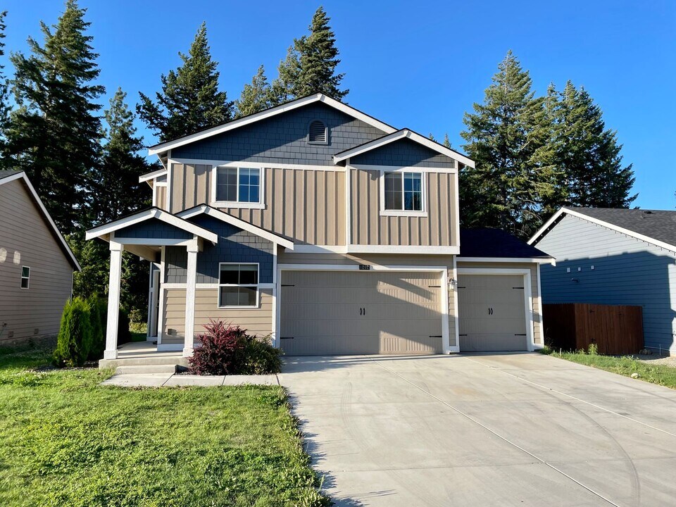 1202 Marian Dr in Cle Elum, WA - Building Photo